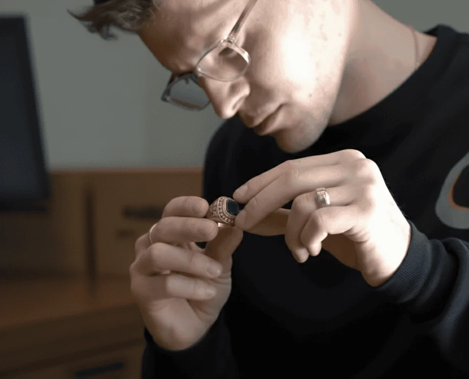 Alloy Market is the best place to sell class rings