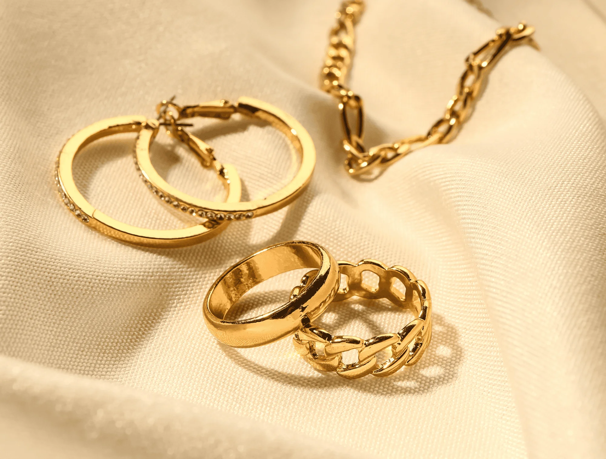 The RealReal vs Vestiaire Collective vs The Alloy Market