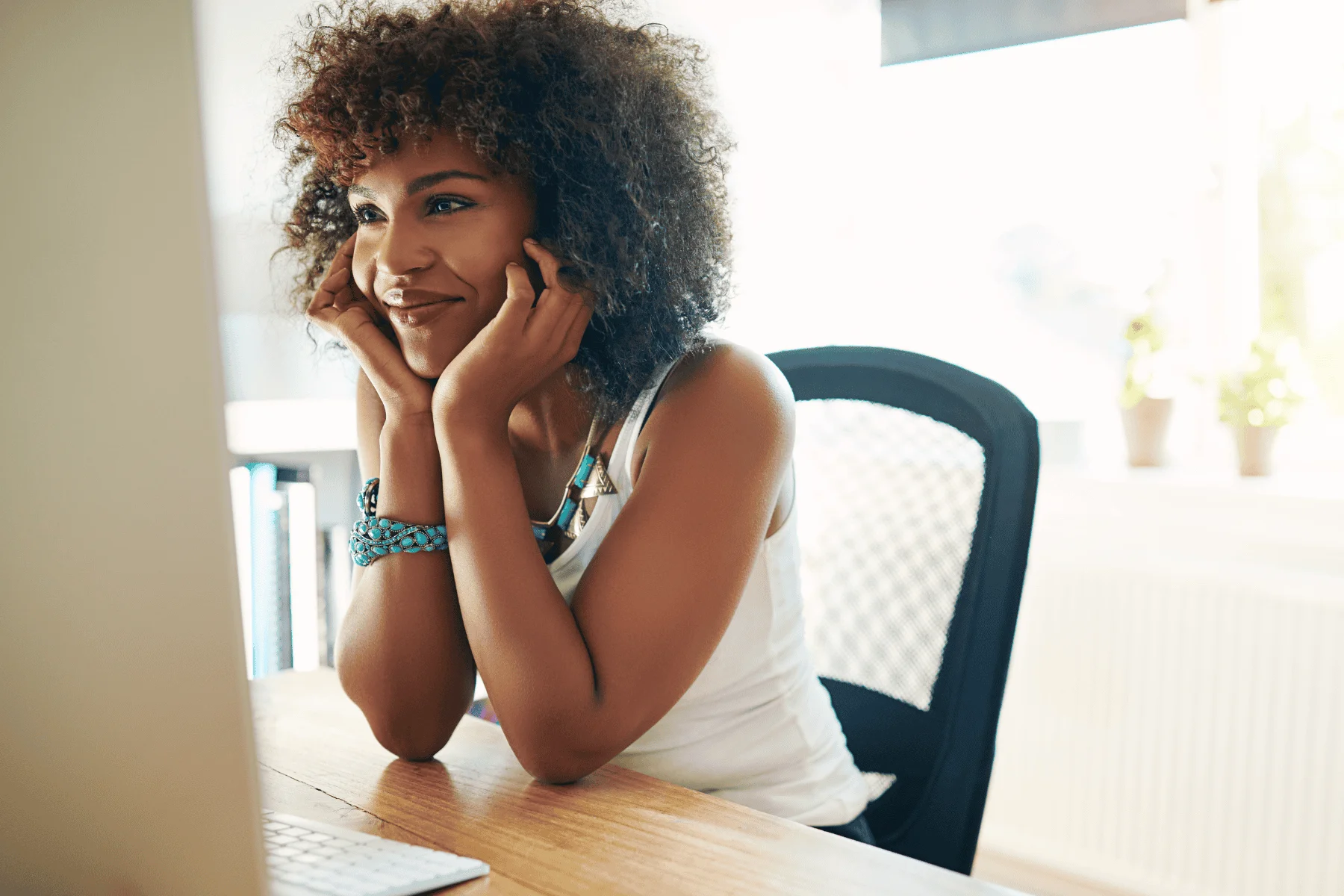 happy client after selling her gold to Alloy