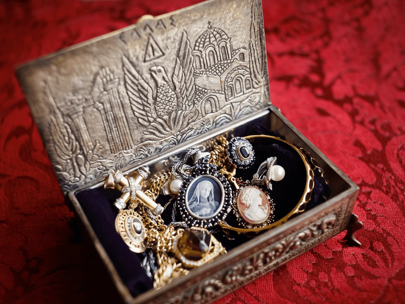 vintage jewelry