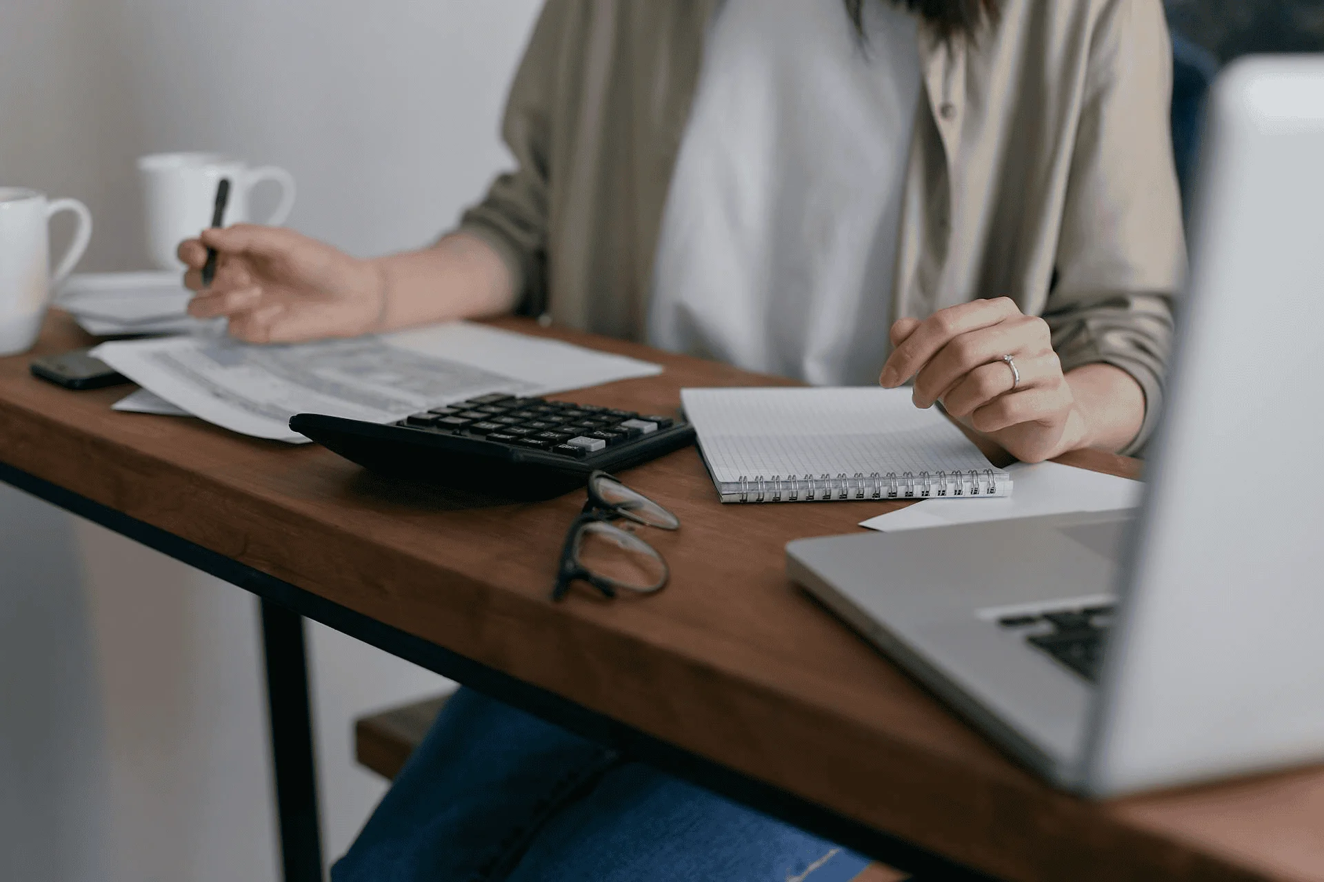 compare different platforms for selling jewelry