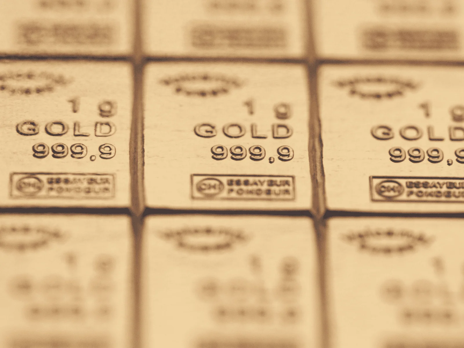 does gold lose value