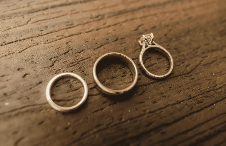 how many grams of gold are in a ring