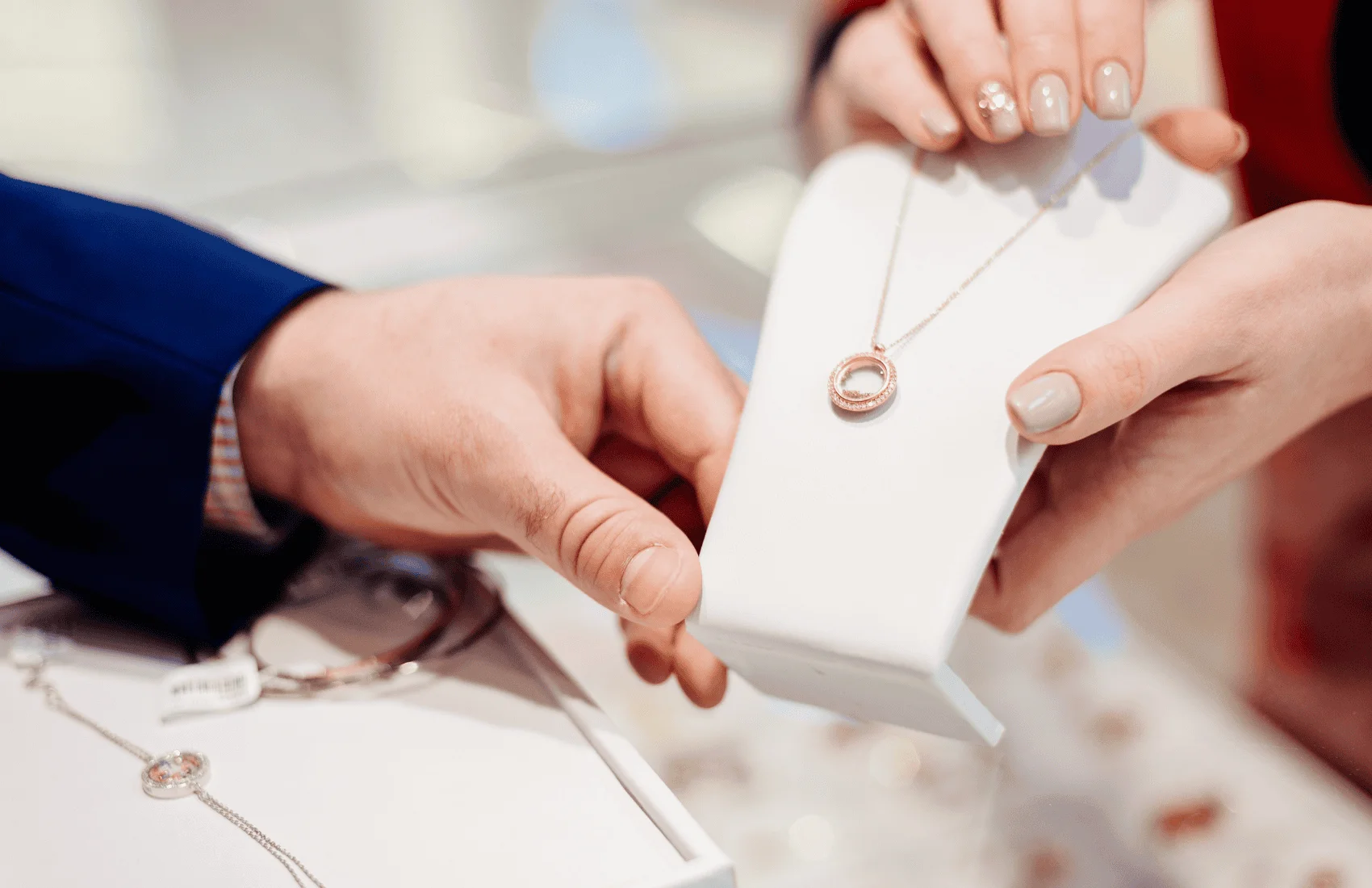 shopping for gold jewelry