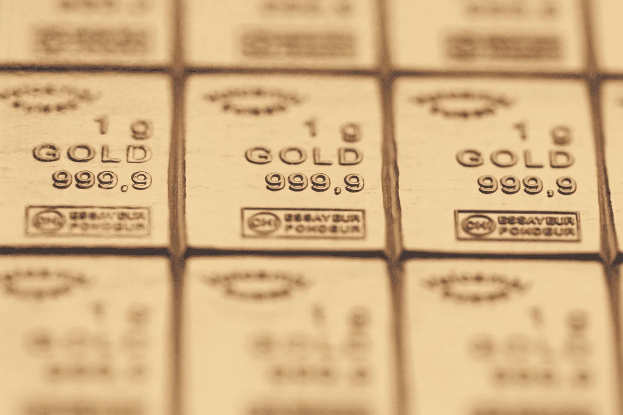 1 gram of 999 gold