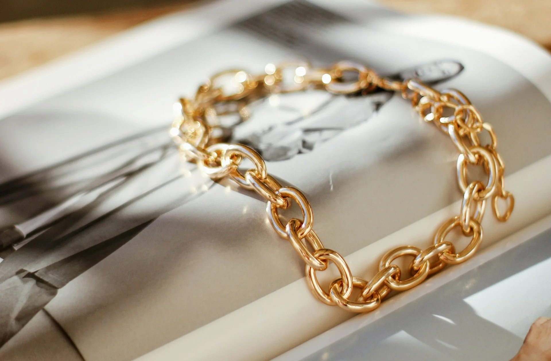 gold chain choker