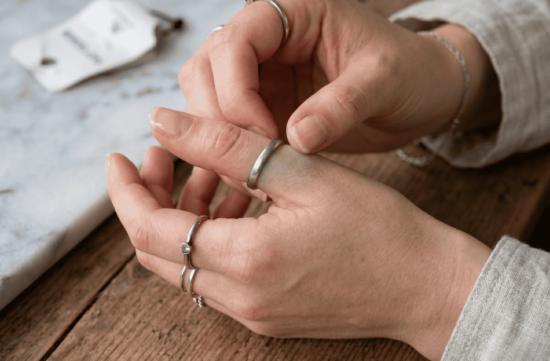 skin discoloration from fast fashion jewelry