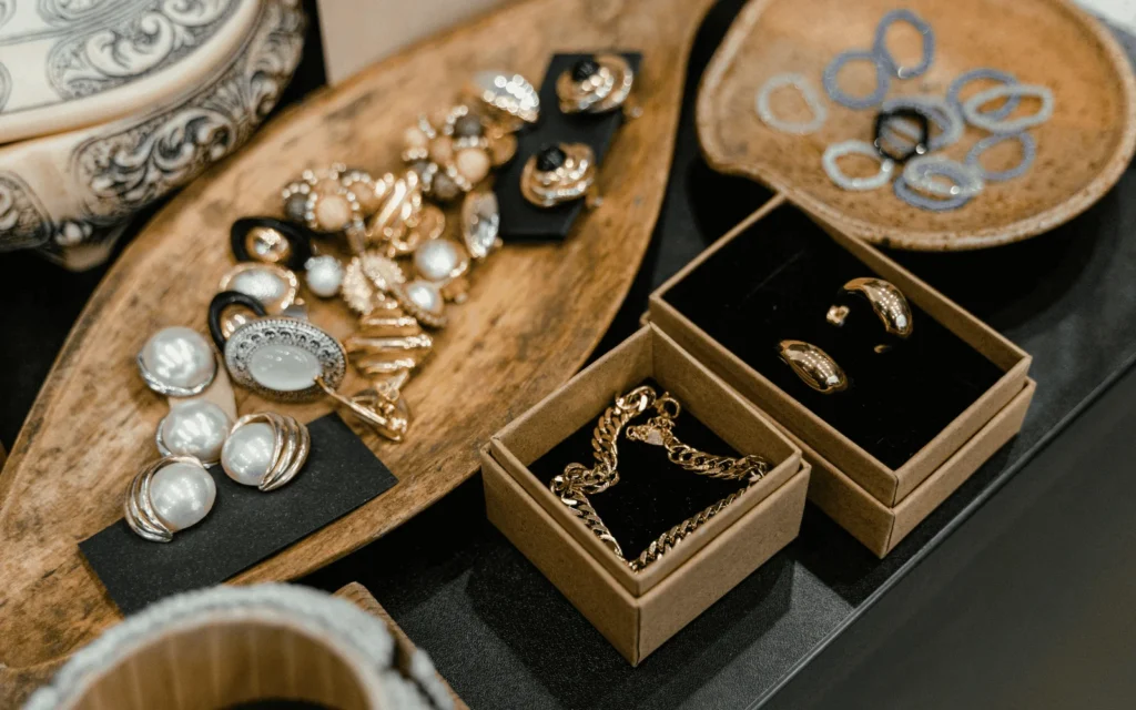 how to buy estate jewelry