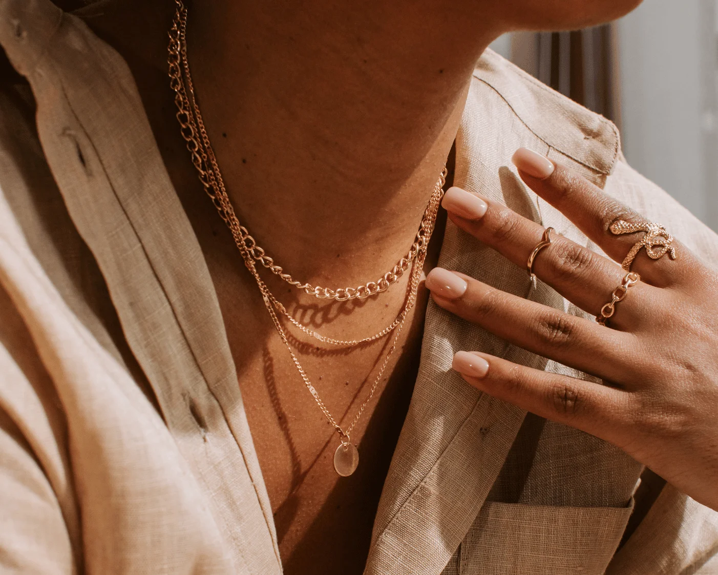 necklaces with v-neck neckline