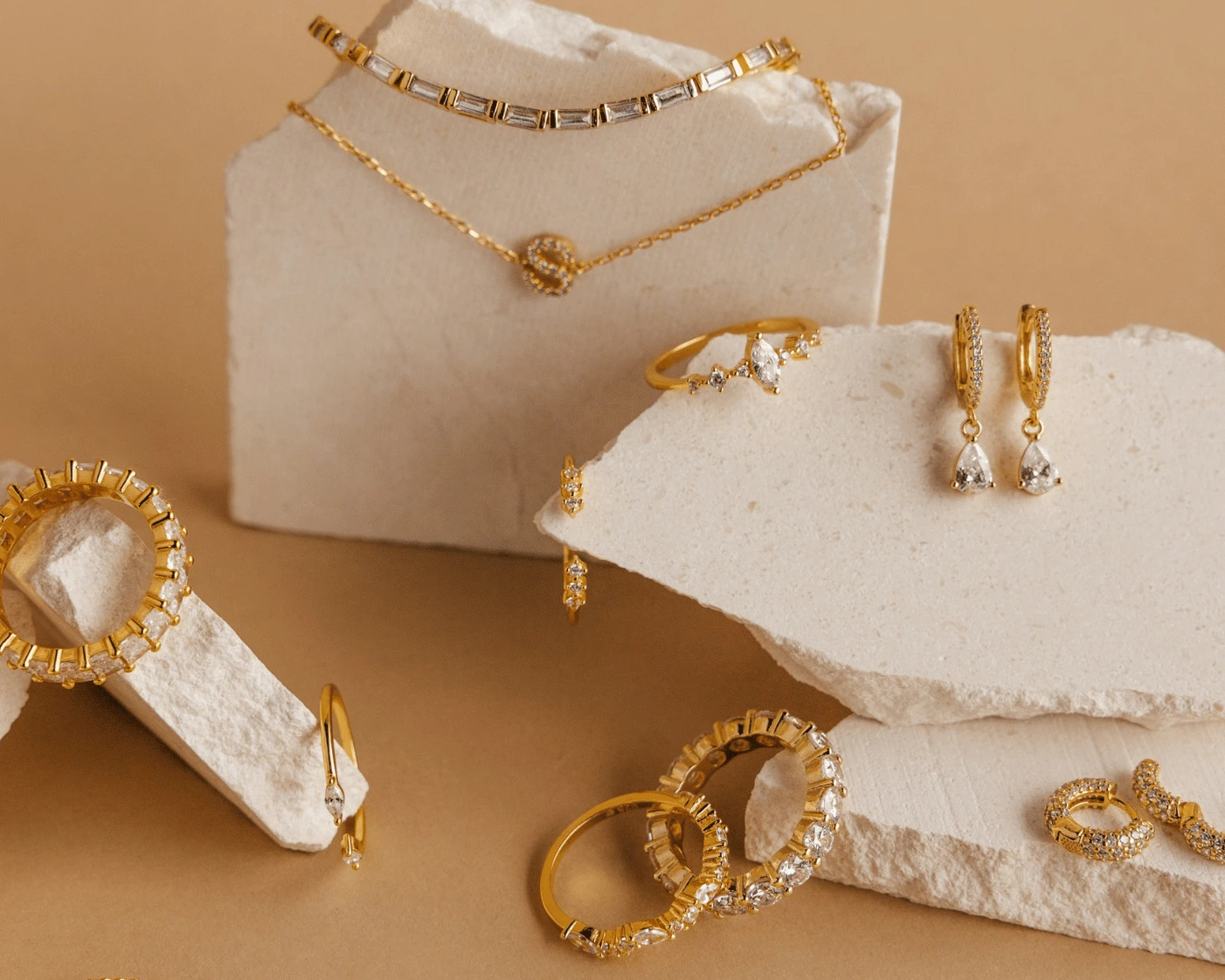 gold jewelry vignette